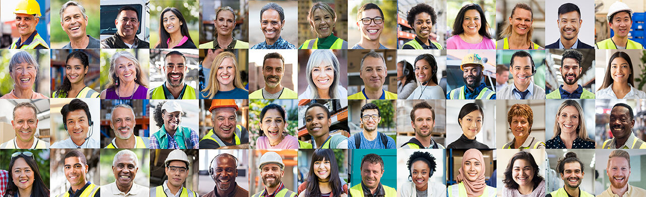 Un groupe de professionnels travaillant ensemble